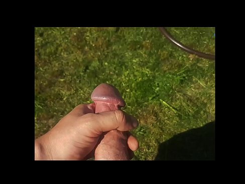 ❤️ Hottie si fa scopare a figa rosa è cums cun un squirt in un giardinu d'estate ️ Video cazzo à porn co.xlxxporno.ru ️❤