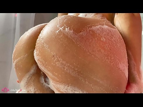 ❤️ Brunette si masturba a figa cù un vibratore per un orgasmu intensu in a doccia ️ Video cazzo à porn co.xlxxporno.ru ️❤